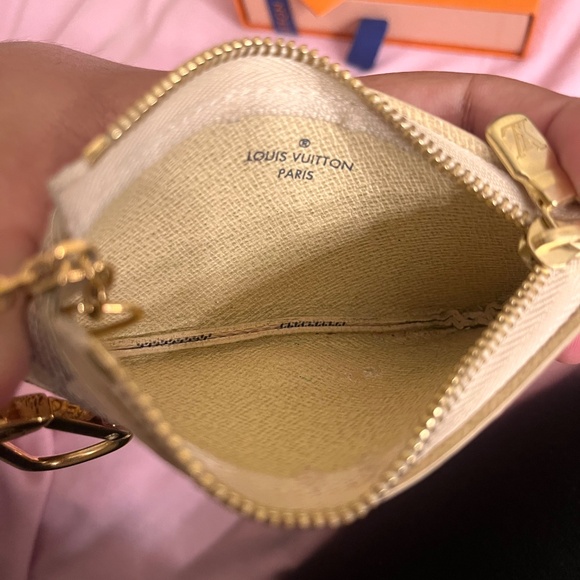 Louis Vuitton Key Pouch - Picture 6 of 7